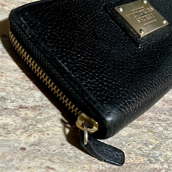 Victoria’s Secret black pebble grain leather with cheetah print inside - Picture 11 of 16